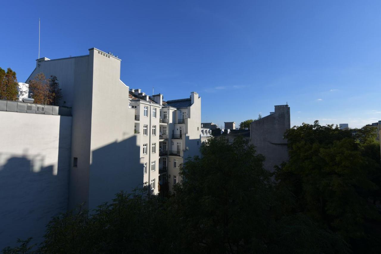Wilcza 3 - Apartament Dla 4 Osob - 260M Do Ambasady Usa - Duzy Balkon Od Strony Dziedzinca - Wifi - Good Apartments Warsaw Exterior photo